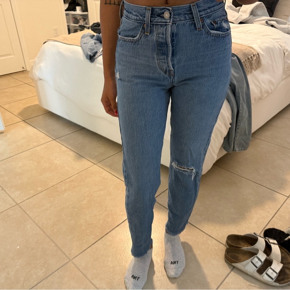 Levi’s Wedgie Size 25